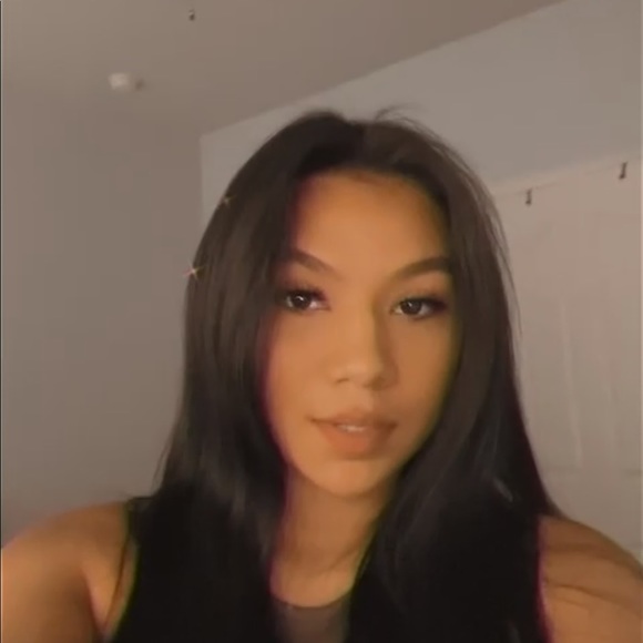 Meet your Posher, Lillian - Picture 1 of 1